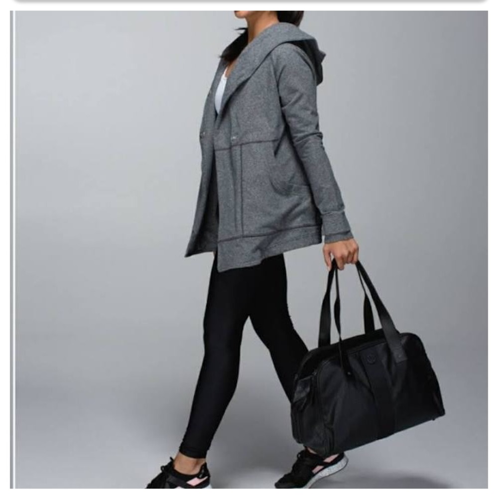 Lululemon |  Find your centre wrap